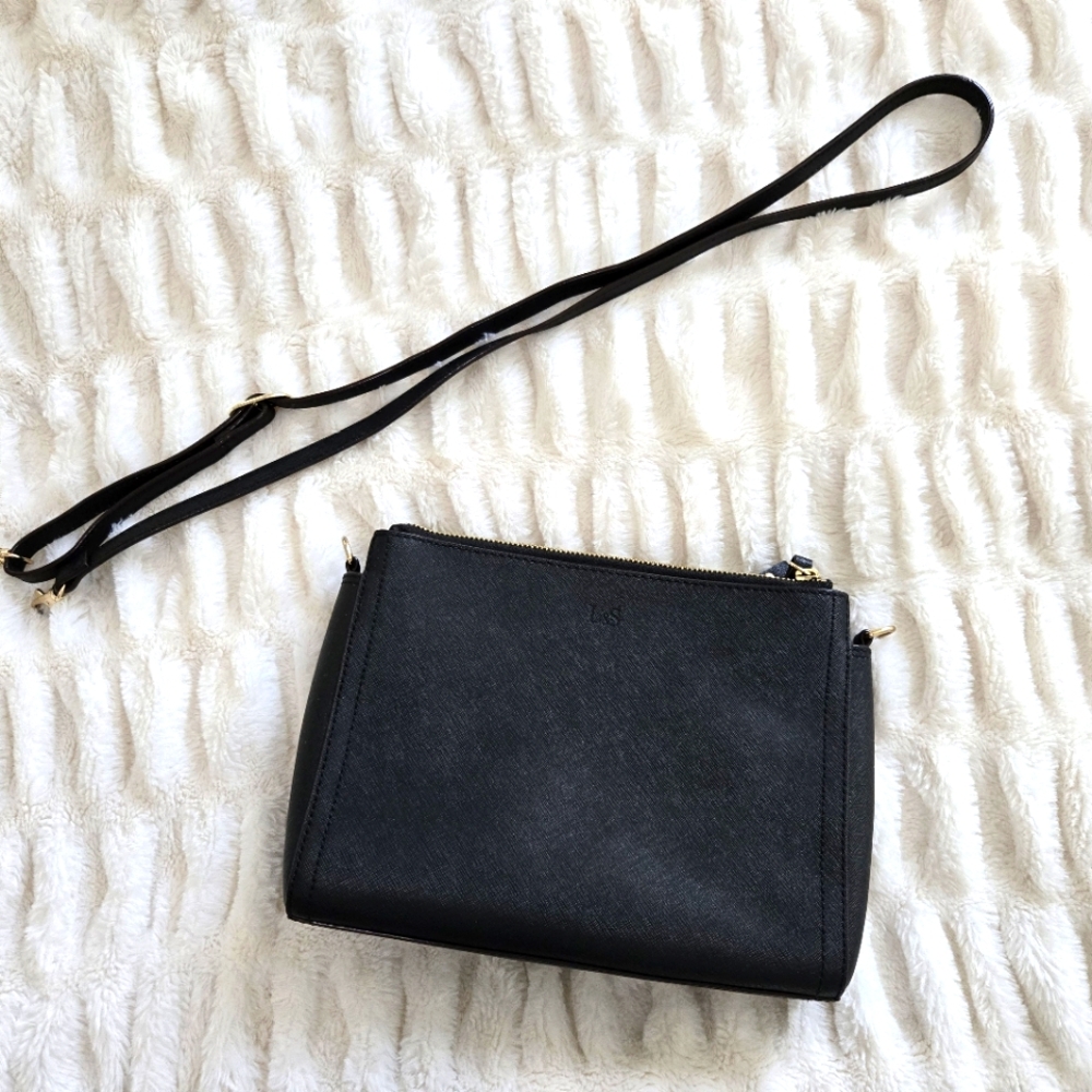 Elegant Black Crossbody Bag